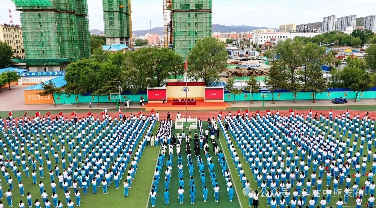 科右中旗举行2026年少先队员集中入队仪式